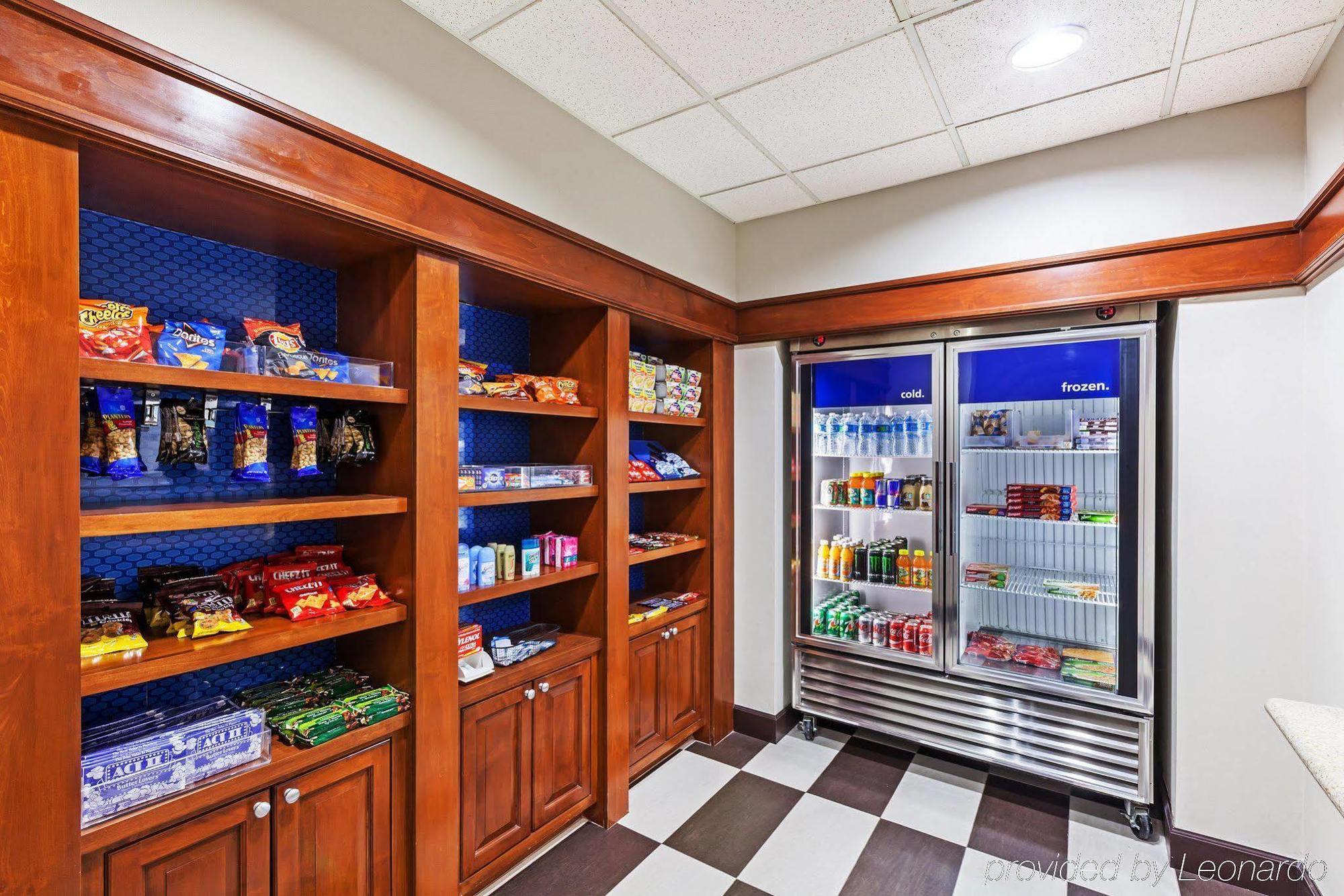 Hampton Inn & Suites Houston-Westchase Экстерьер фото