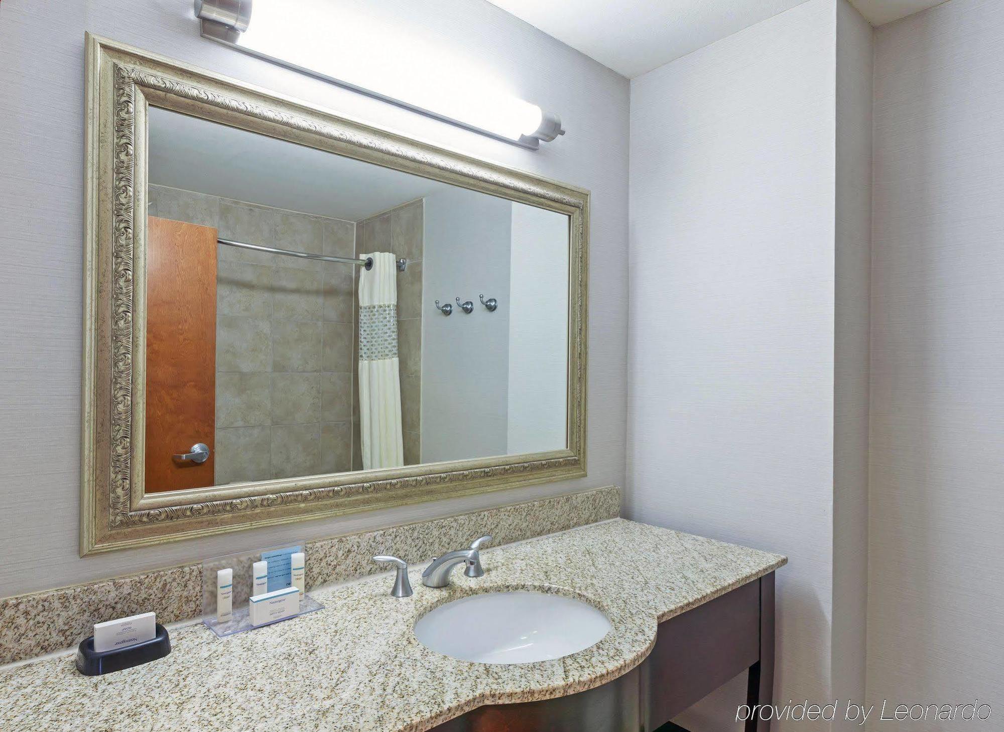 Hampton Inn & Suites Houston-Westchase Экстерьер фото