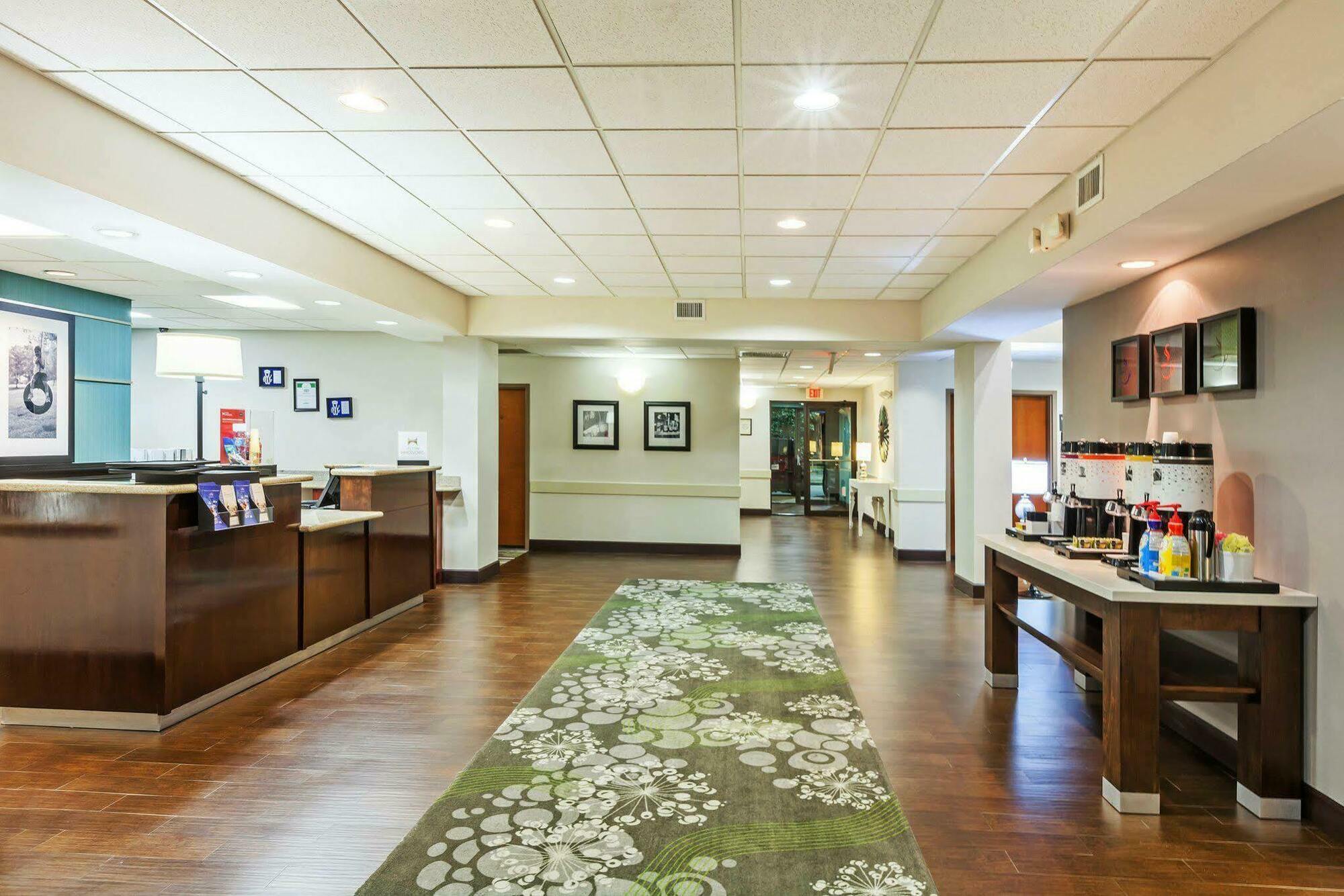 Hampton Inn & Suites Houston-Westchase Экстерьер фото