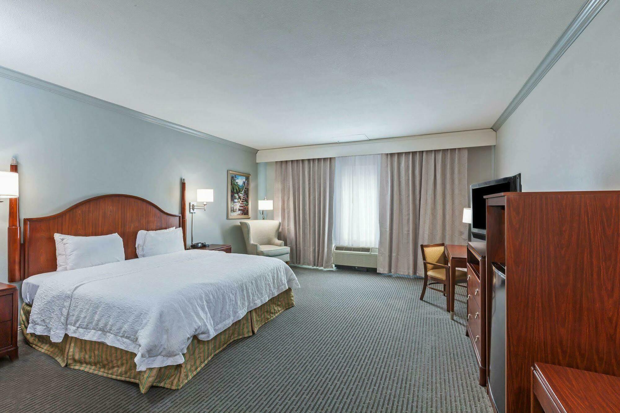 Hampton Inn & Suites Houston-Westchase Экстерьер фото