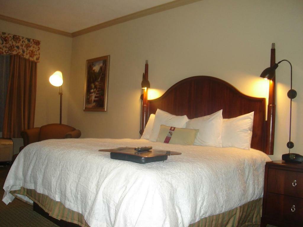 Hampton Inn & Suites Houston-Westchase Экстерьер фото